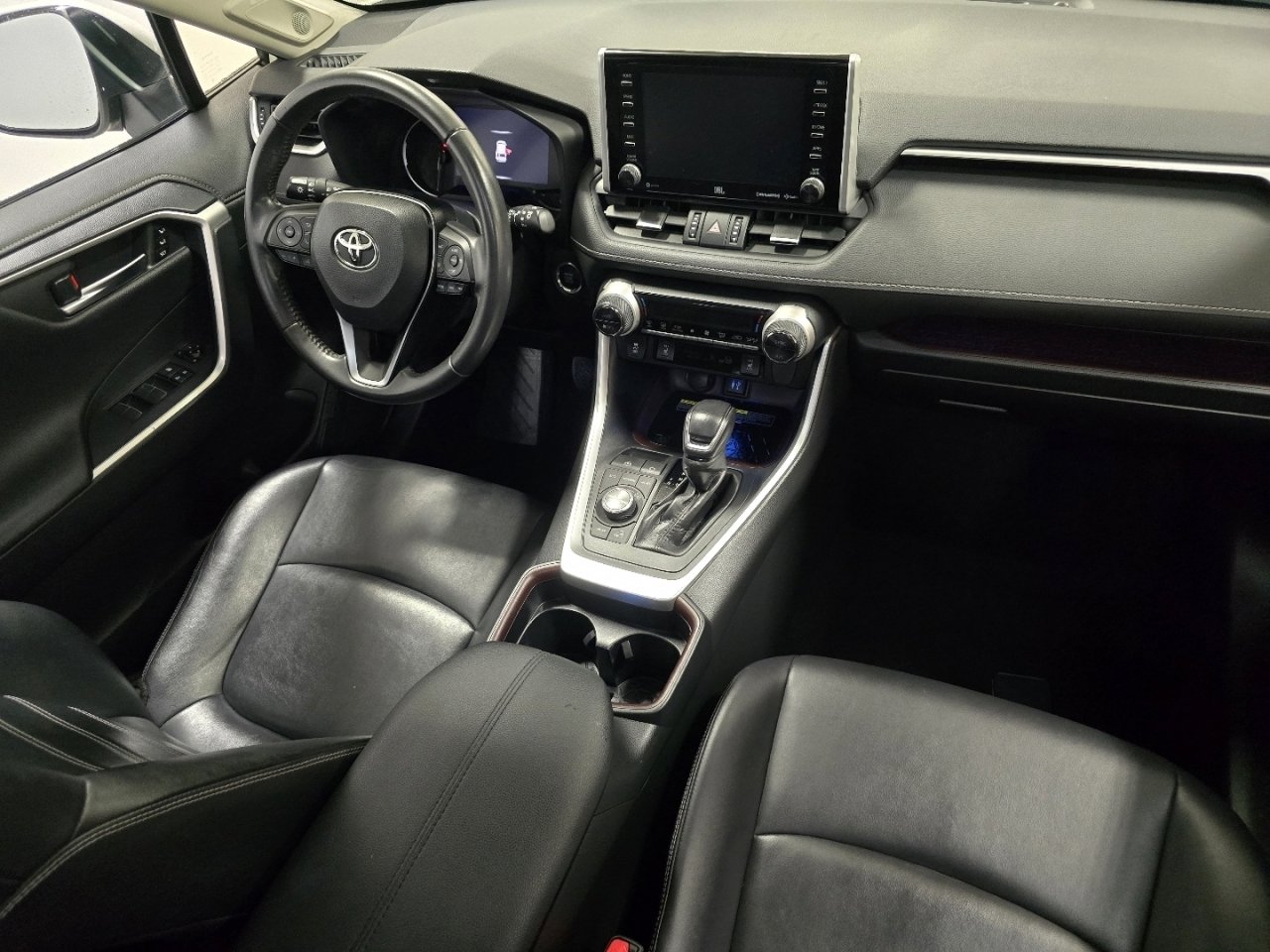 Certified 2019 Toyota RAV4 Limited w/ Advanced Technology Package image 22