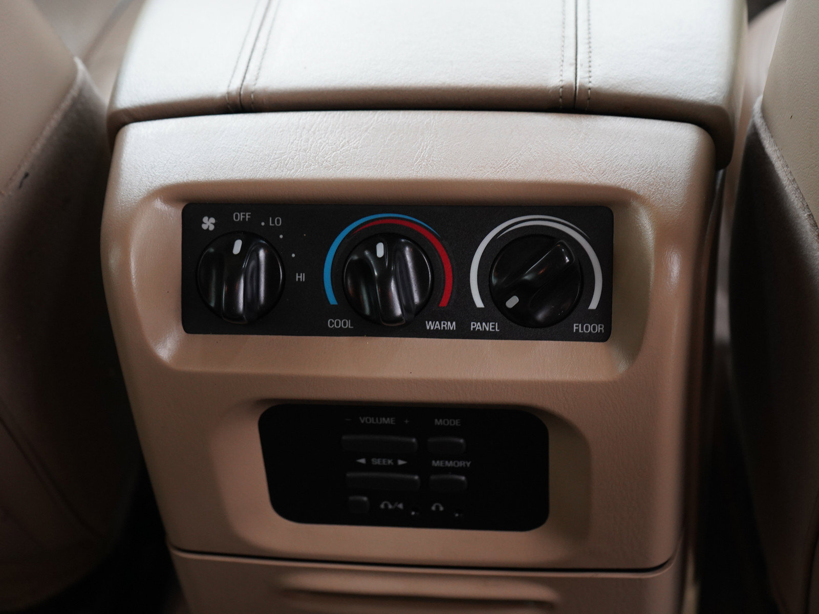 Used 2002 Lincoln Navigator 4WD image 16