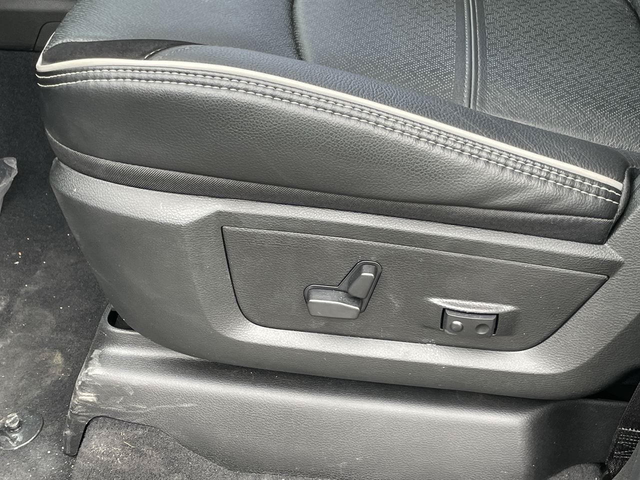 New 2026 RAM 3500 Laramie AWD/4WD image 12