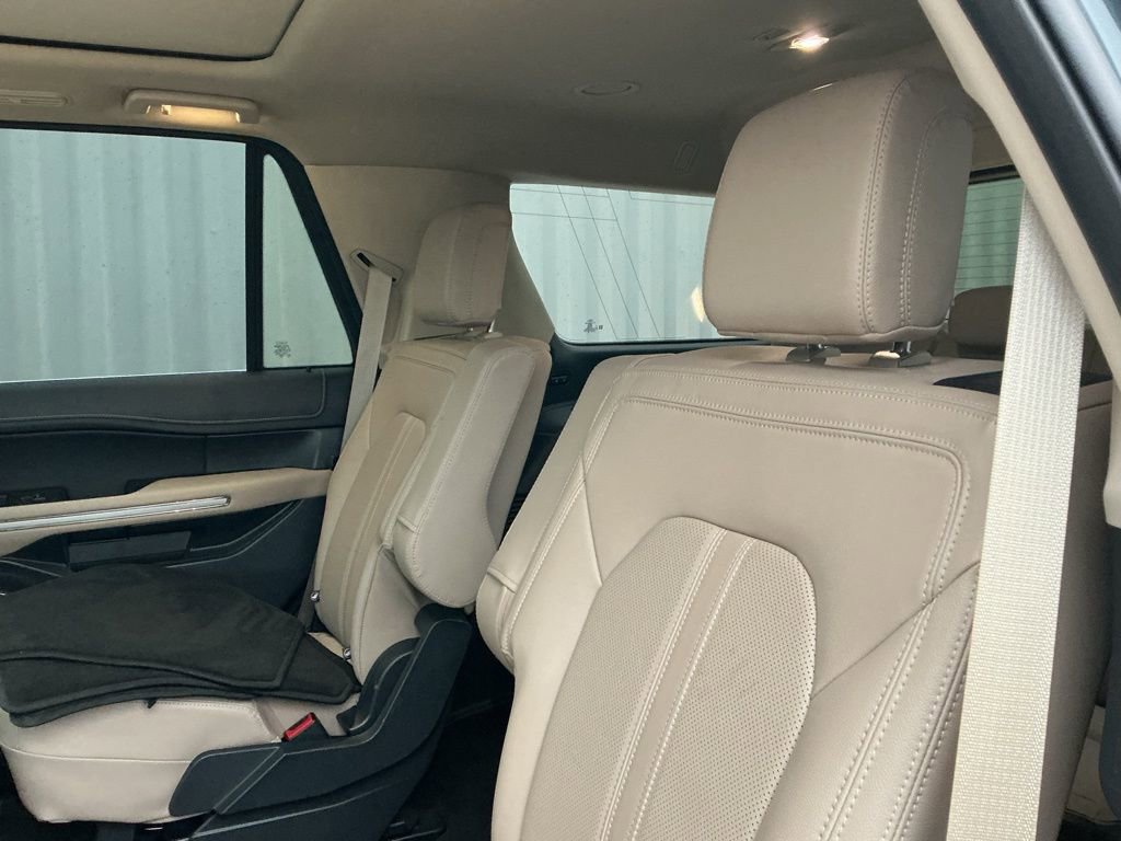 Used 2023 Ford Expedition Limited image 19