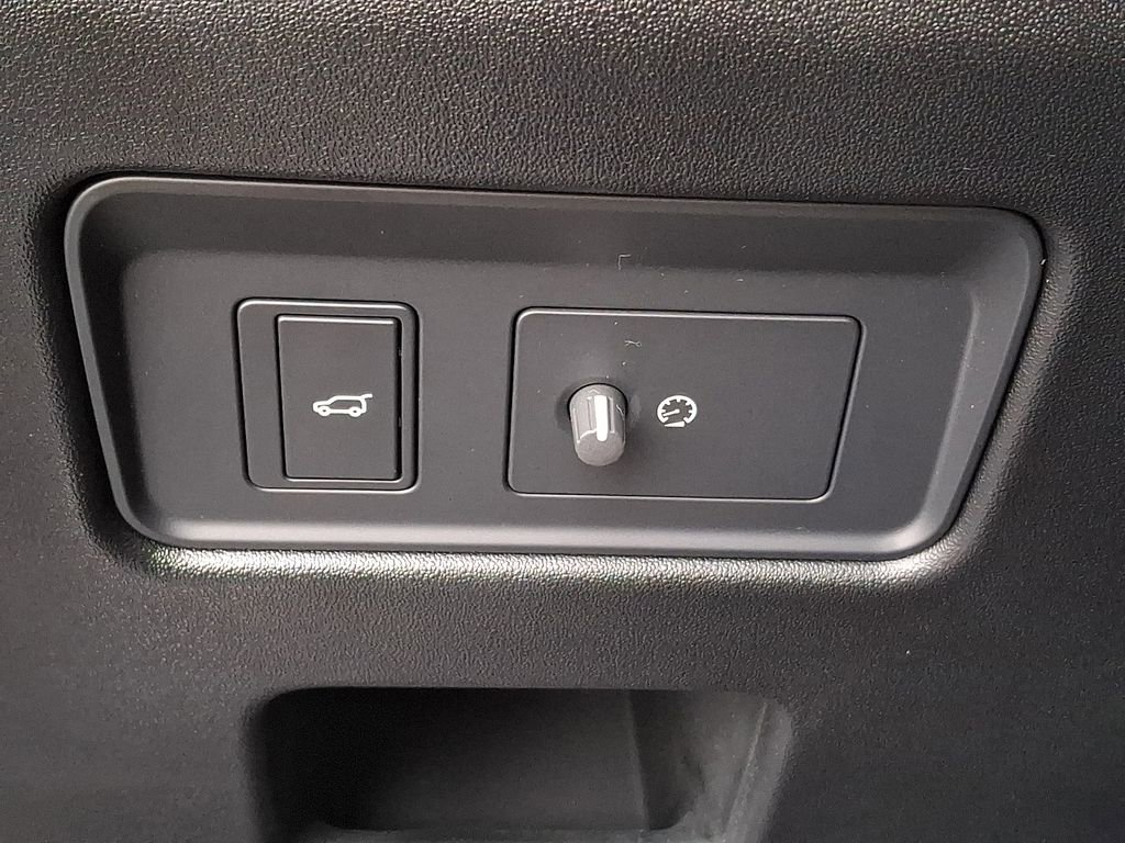 Used 2025 Land Rover Discovery S AWD/4WD image 22