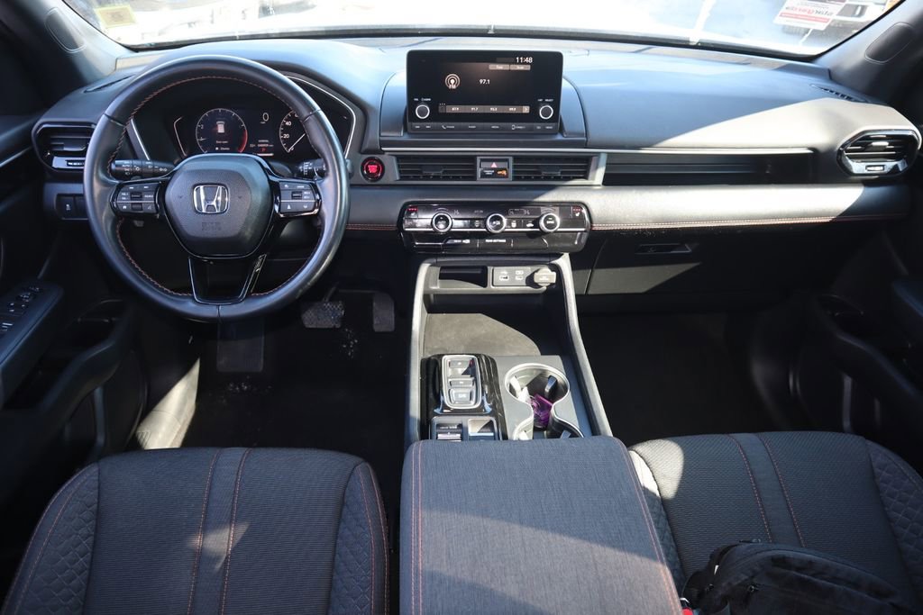 Used 2023 Honda Pilot Sport image 13