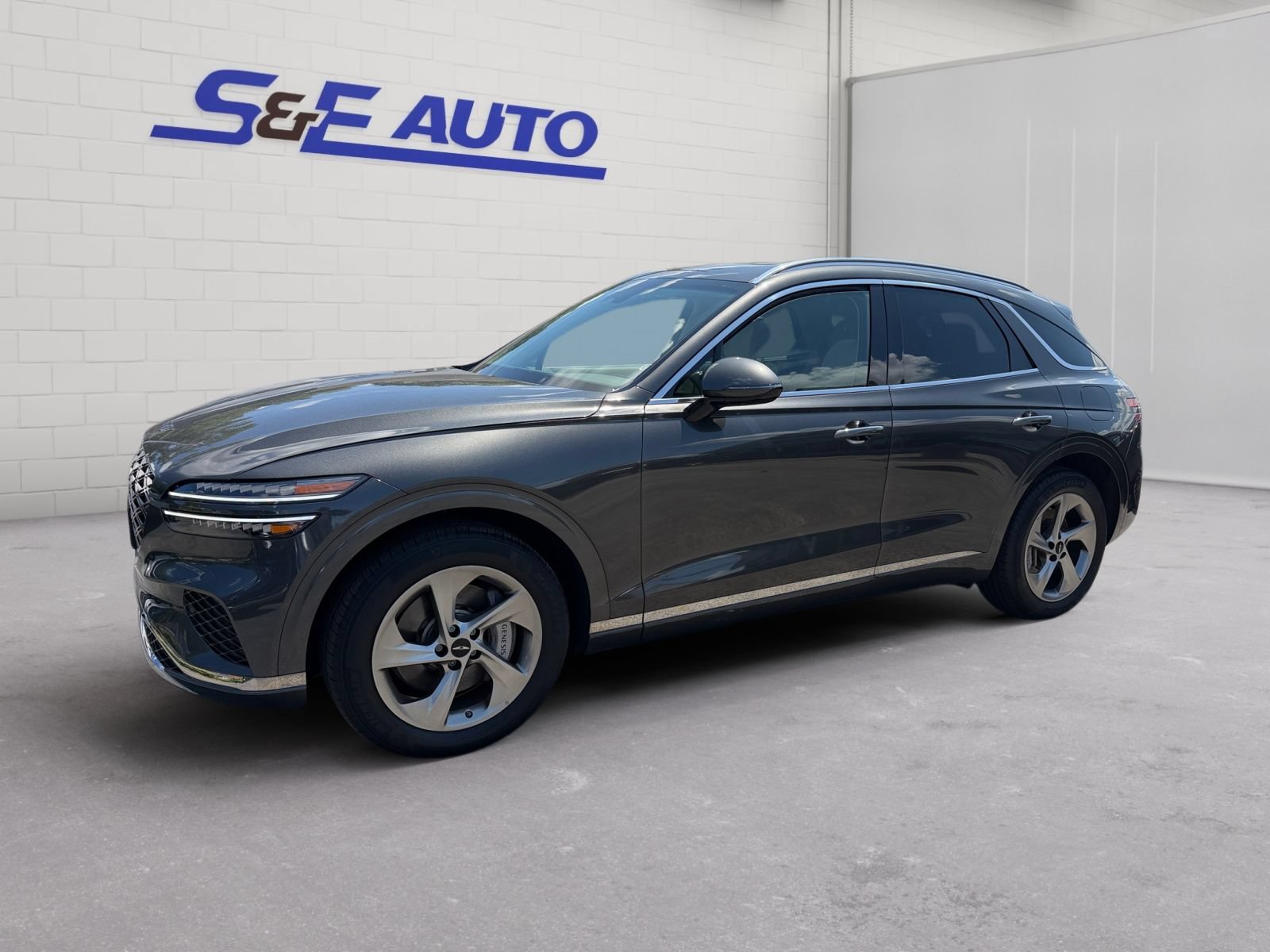 Used 2026 Genesis GV70 2.5T Select AWD/4WD image 1
