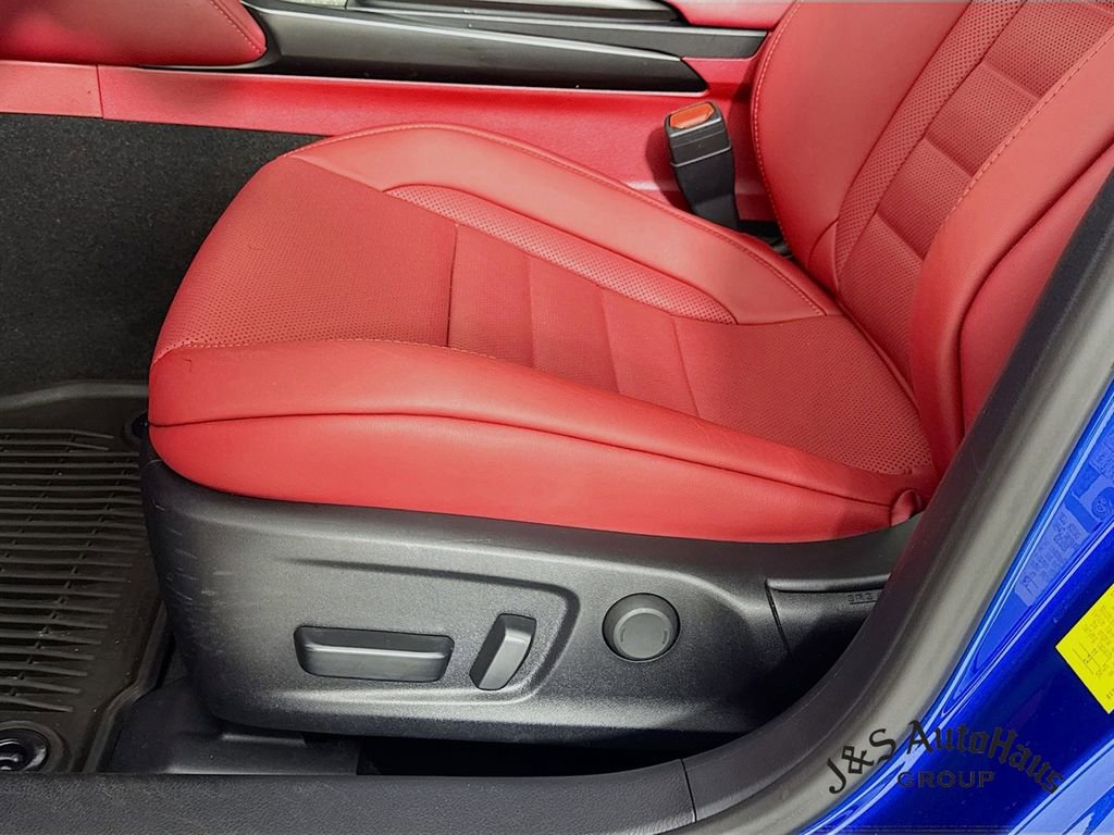 Used 2025 Lexus IS 500 RWD image 26