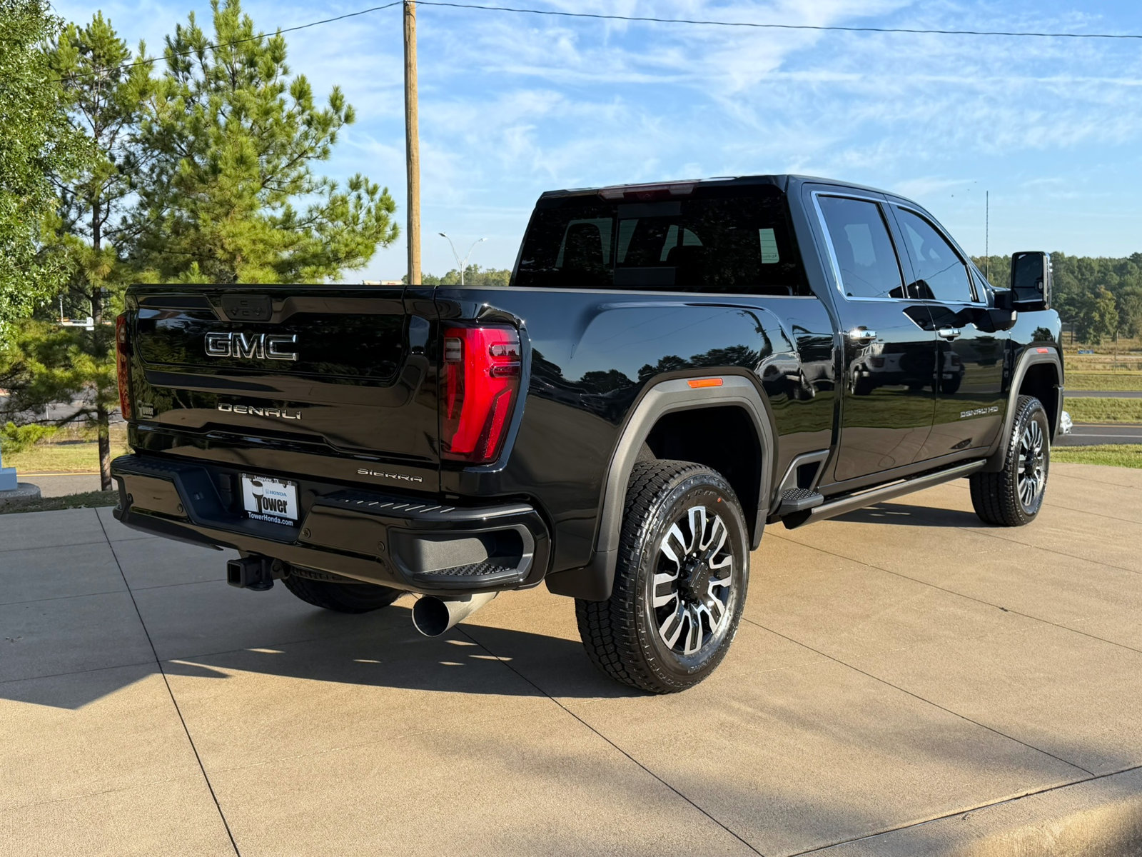 Used 2026 GMC Sierra 2500 Denali Ultimate AWD/4WD image 6