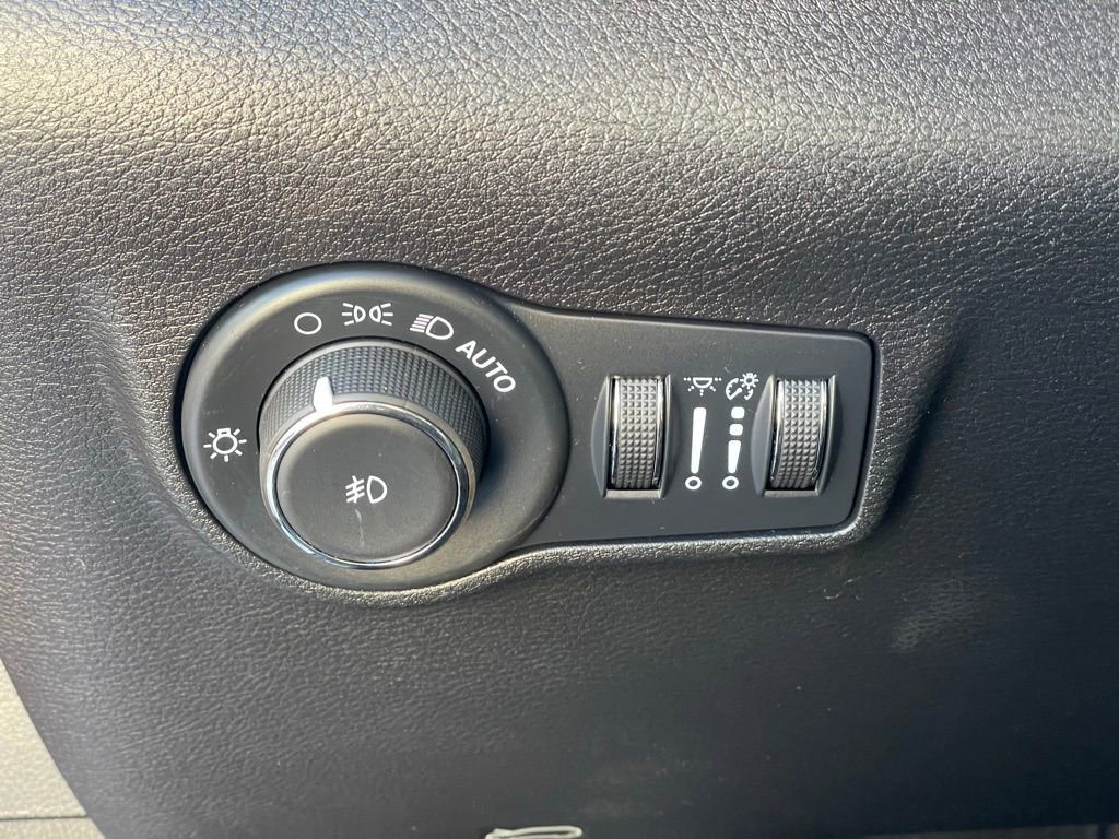 Used 2022 Jeep Compass Latitude image 15