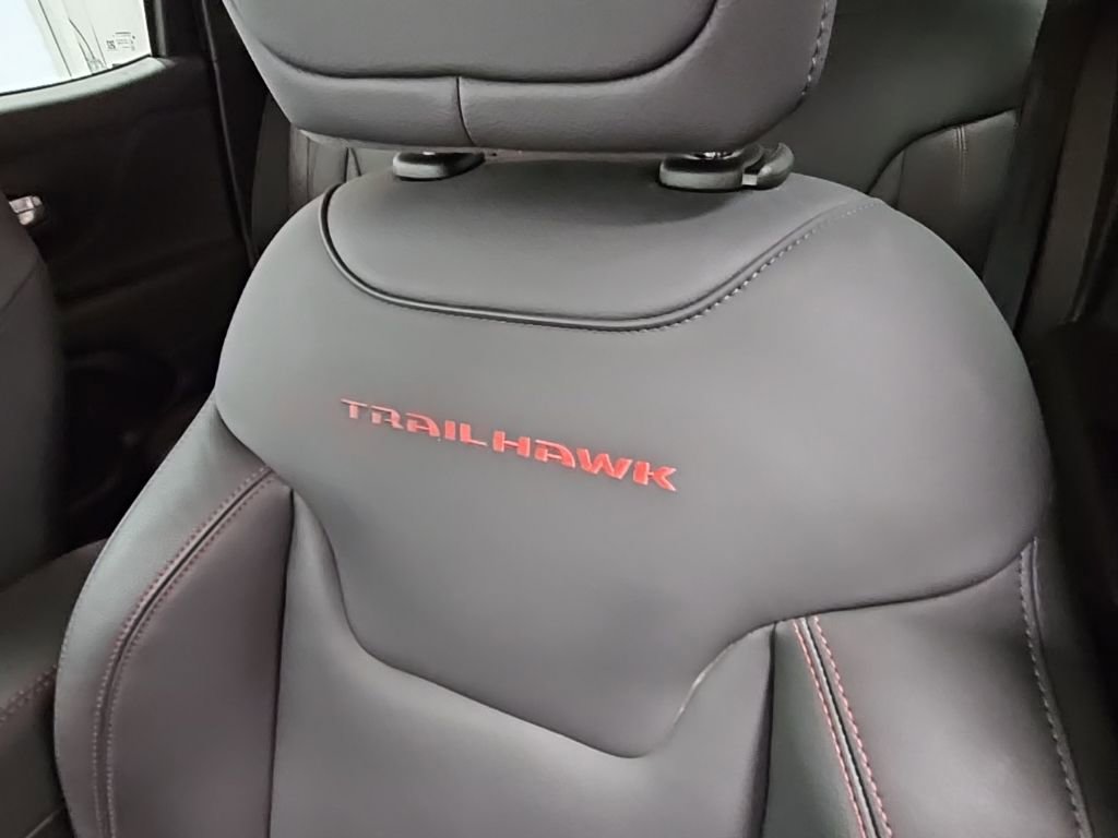 Used 2023 Jeep Renegade Trailhawk w/ Trailhawk Elite Group image 28