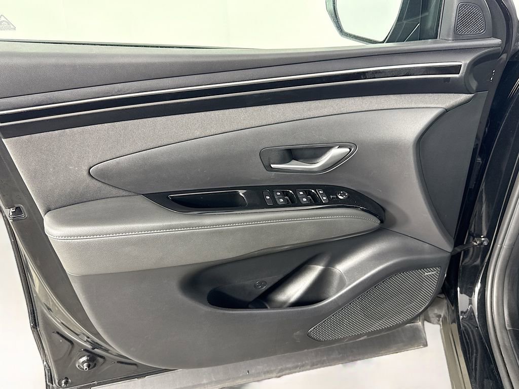 Used 2022 Hyundai Santa Cruz Limited image 16