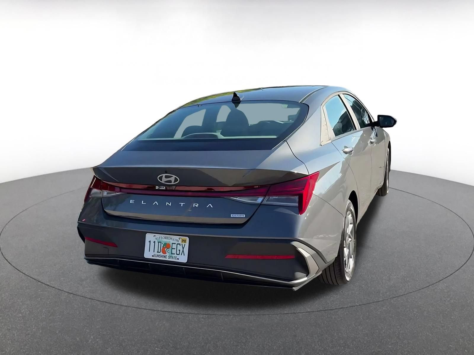 Used 2026 Hyundai Elantra Hybrid FWD image 13