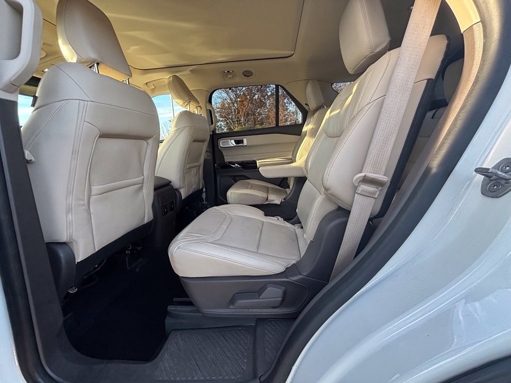 Certified 2022 Ford Explorer Platinum w/ Equipment Group 601A AWD/4WD image 51