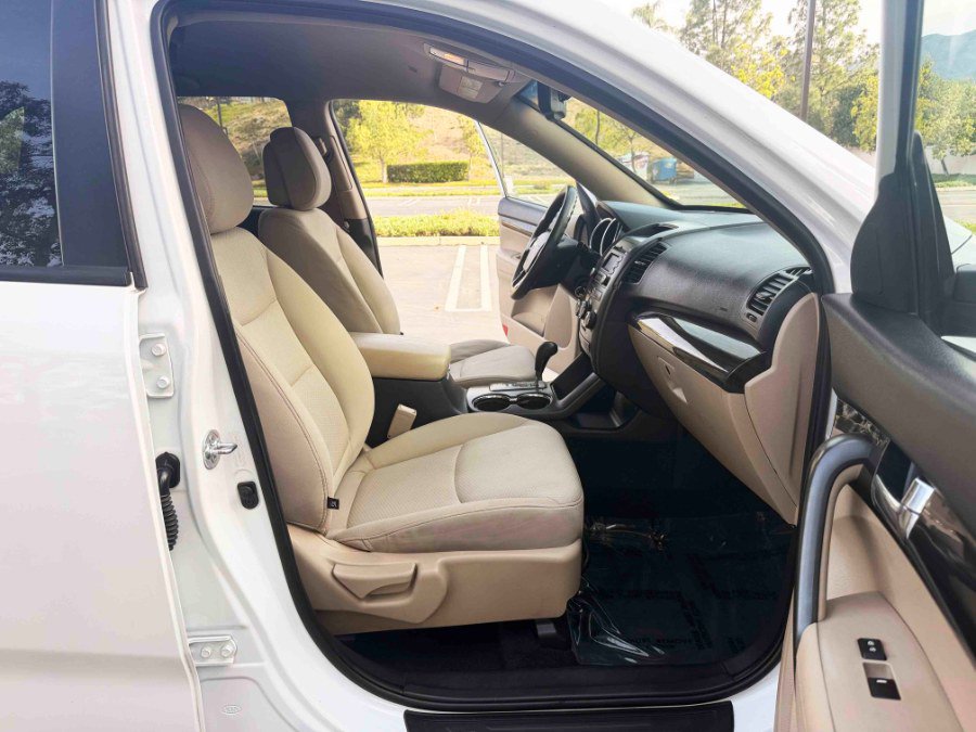 Used 2012 Kia Sorento LX w/ V6 Convenience Pkg image 27