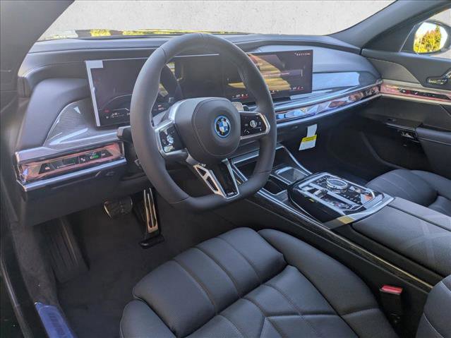 New 2026 BMW 750e xDrive image 3