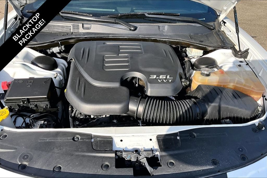 Used 2022 Dodge Charger SXT RWD image 9