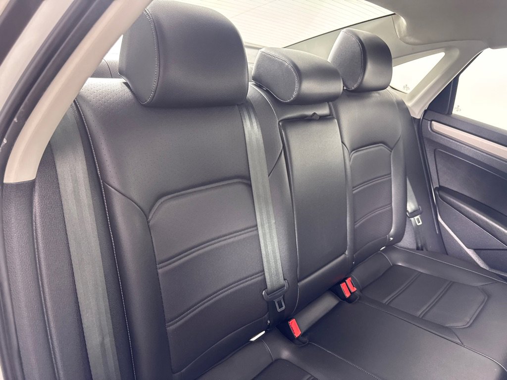 Used 2021 Volkswagen Passat 2.0T SE image 25