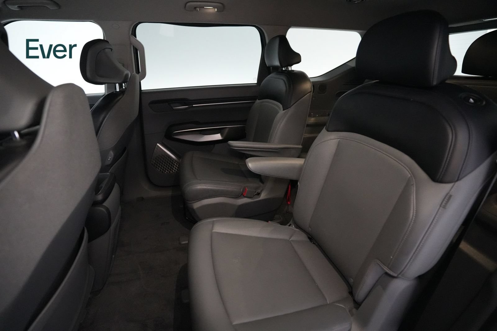 Used 2024 Kia EV9 Light Long Range RWD image 24