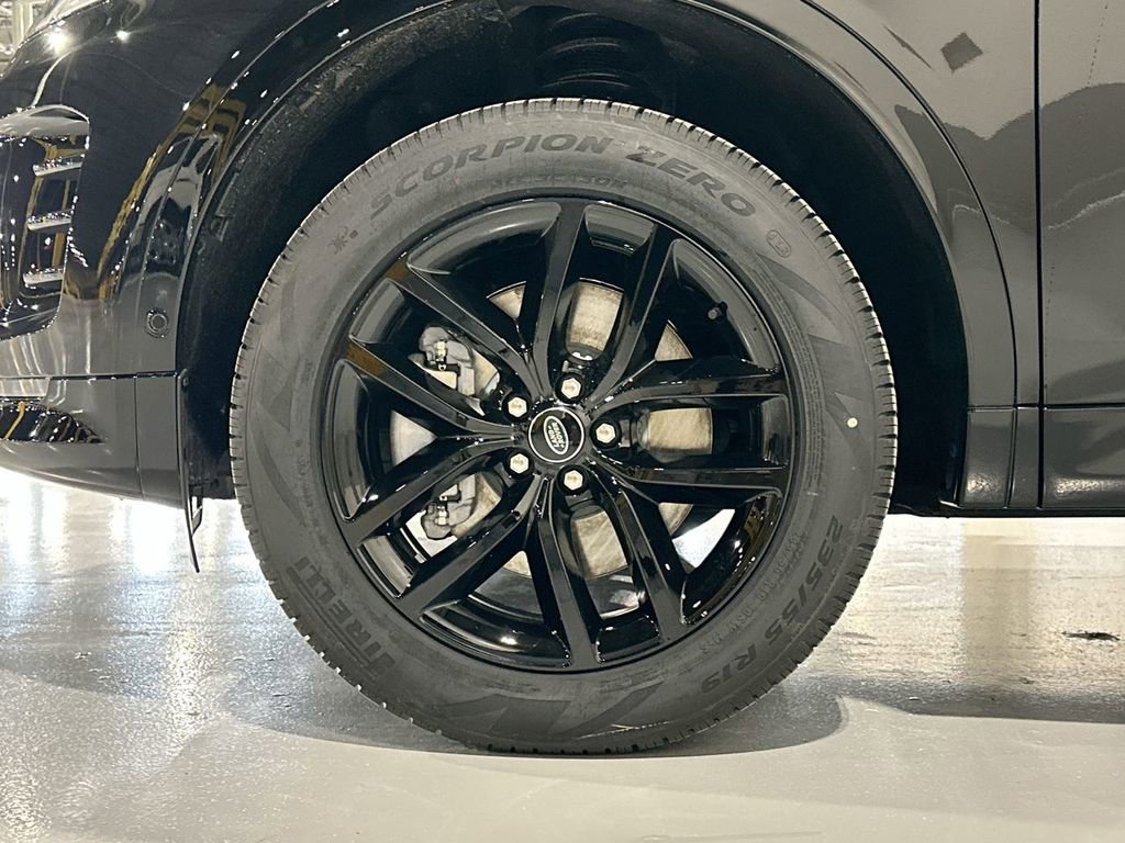 New 2026 Land Rover Discovery Sport Landmark image 5