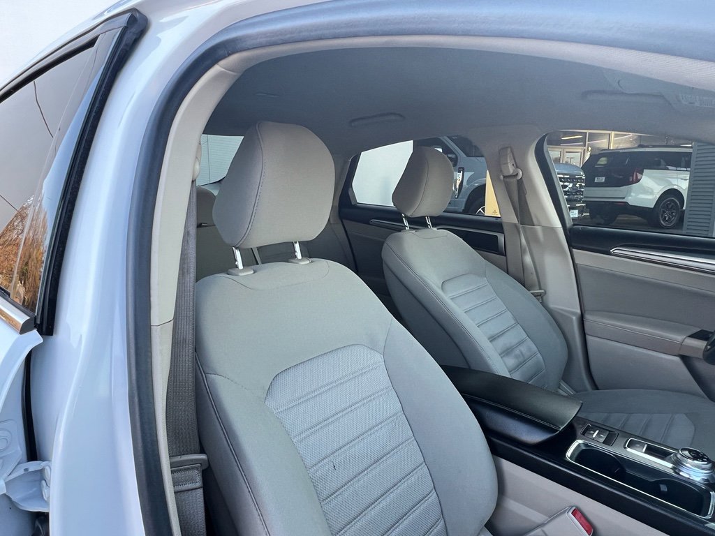 Used 2020 Ford Fusion SE image 13