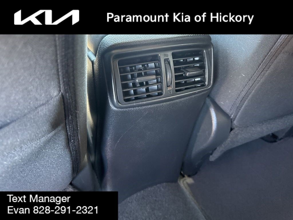 Used 2017 Nissan Rogue SV w/ Sun & Sound Touring Package image 15