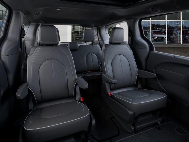 New 2026 Chrysler Pacifica Limited w/ S Appearance Package image 15