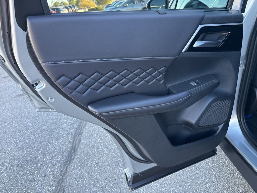 New 2025 Mitsubishi Outlander SEL Black Edition AWD/4WD image 29