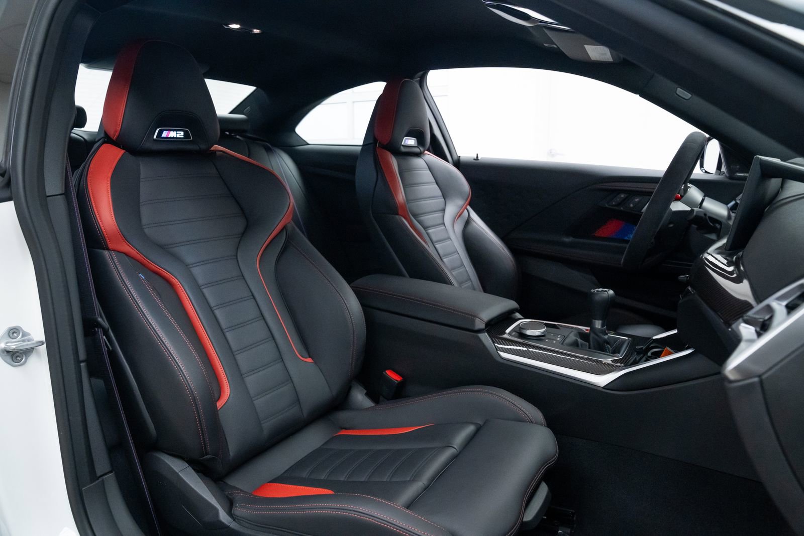 Used 2025 BMW M2 w/ Lighting Package image 21