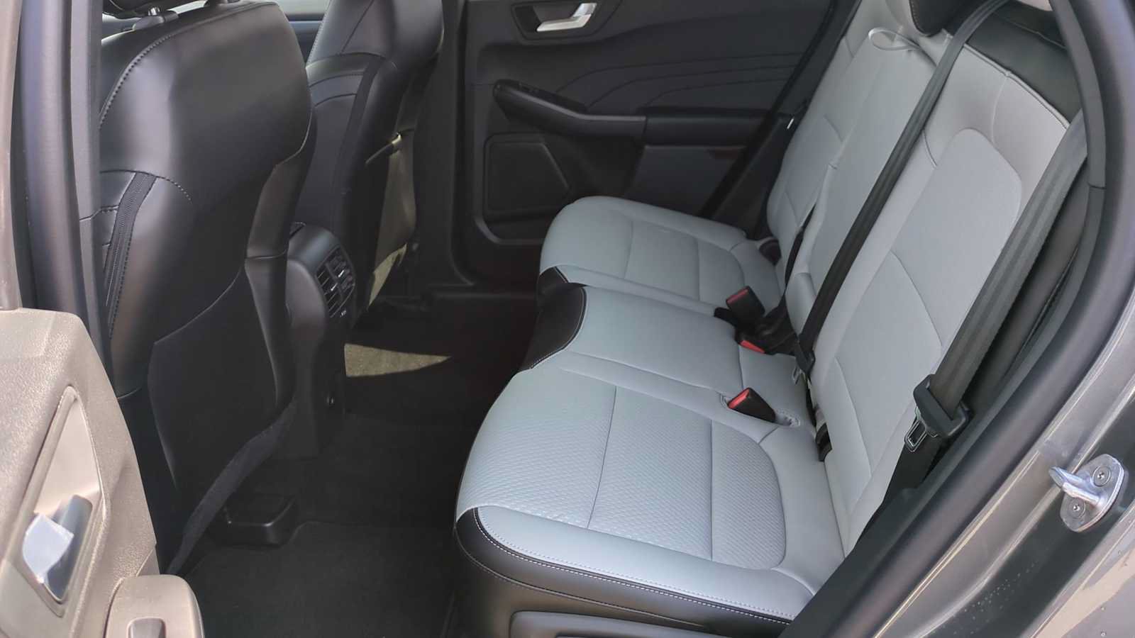 New 2025 Ford Escape SE FWD image 17