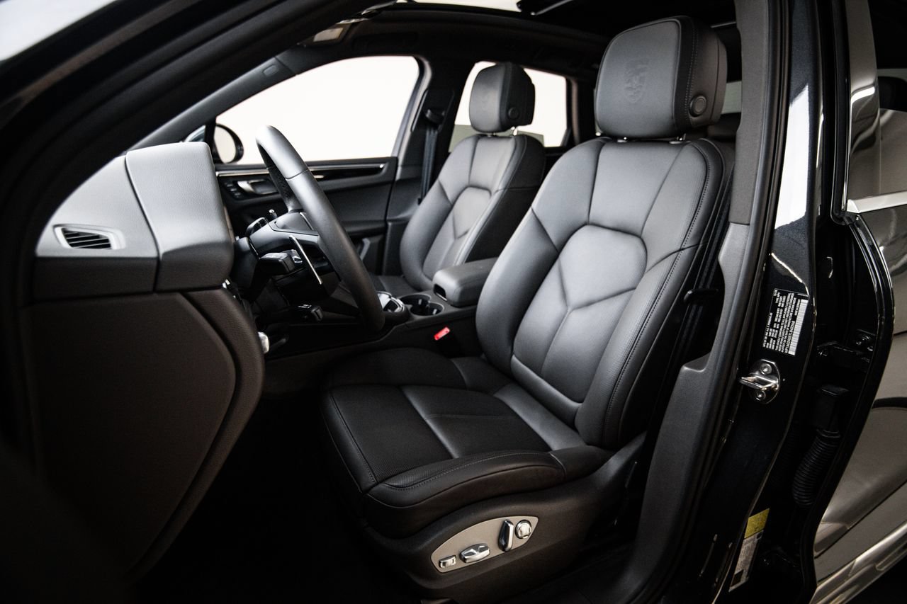 Certified 2026 Porsche Macan S AWD/4WD image 5