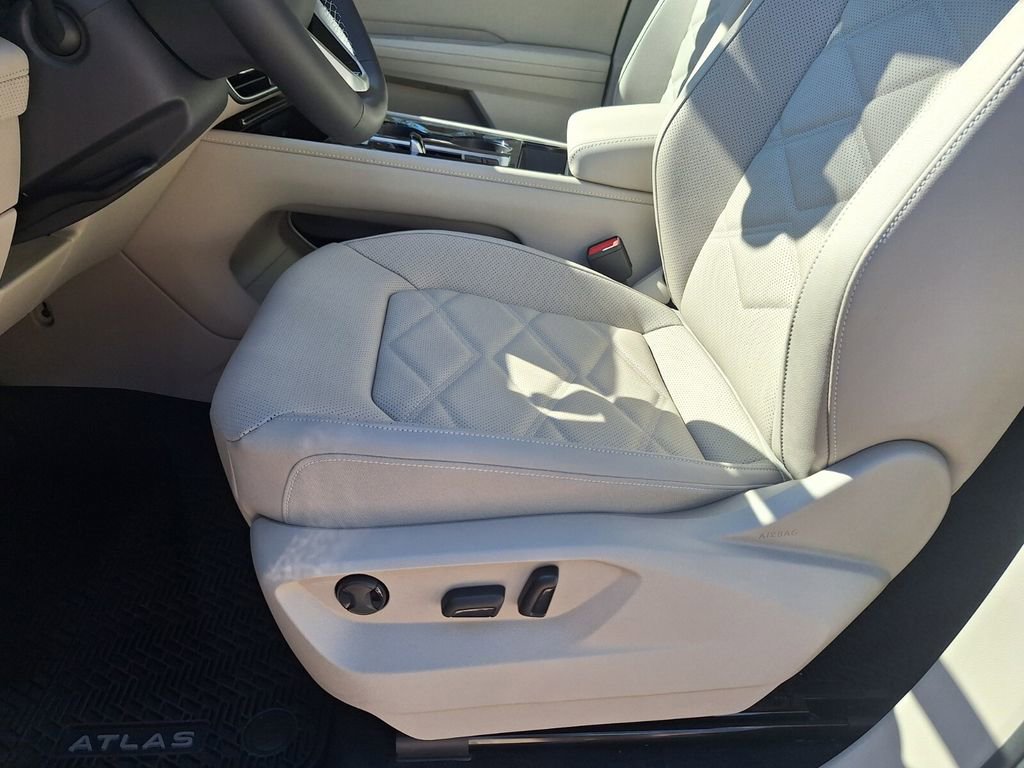 New 2026 Volkswagen Atlas SE image 10