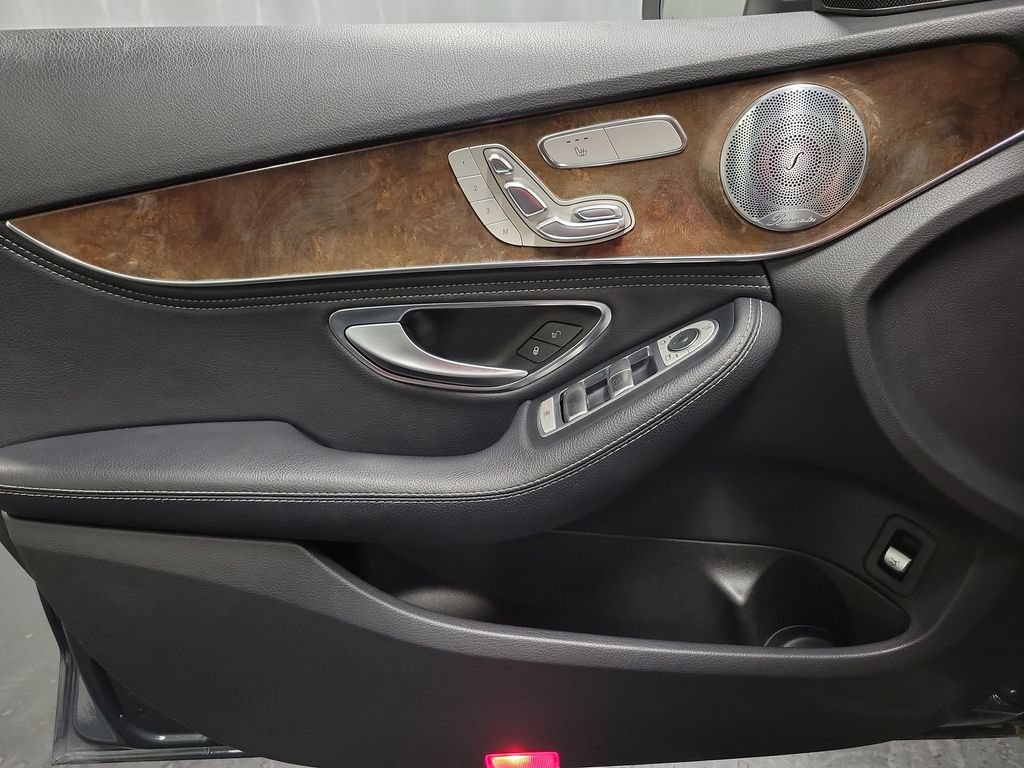 Used 2016 Mercedes-Benz C 300 4MATIC Sedan image 23