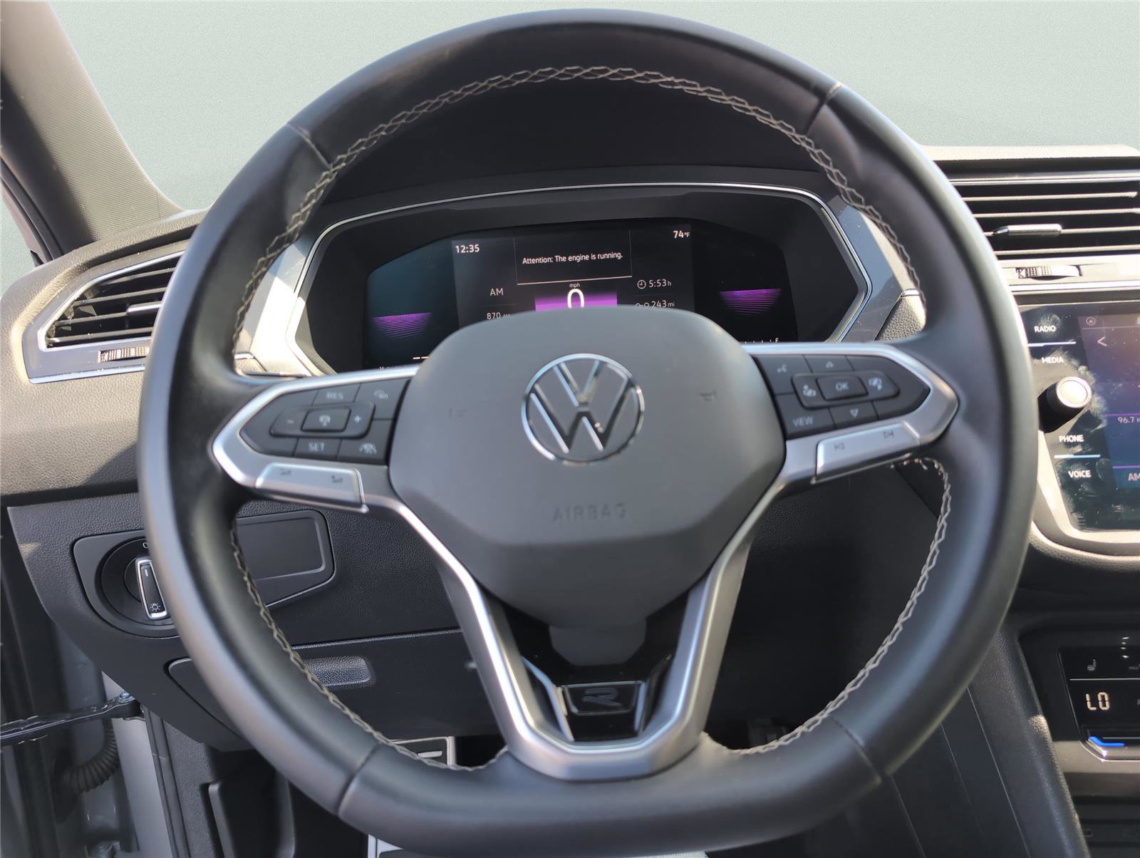 Used 2023 Volkswagen Tiguan SE R-Line image 23