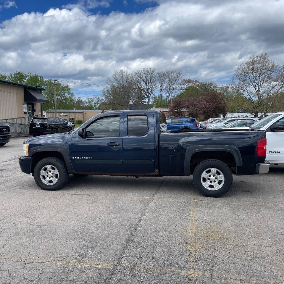 Used 2008 Chevrolet Silverado 1500 LT w/ Power Pack Plus AWD/4WD image 3