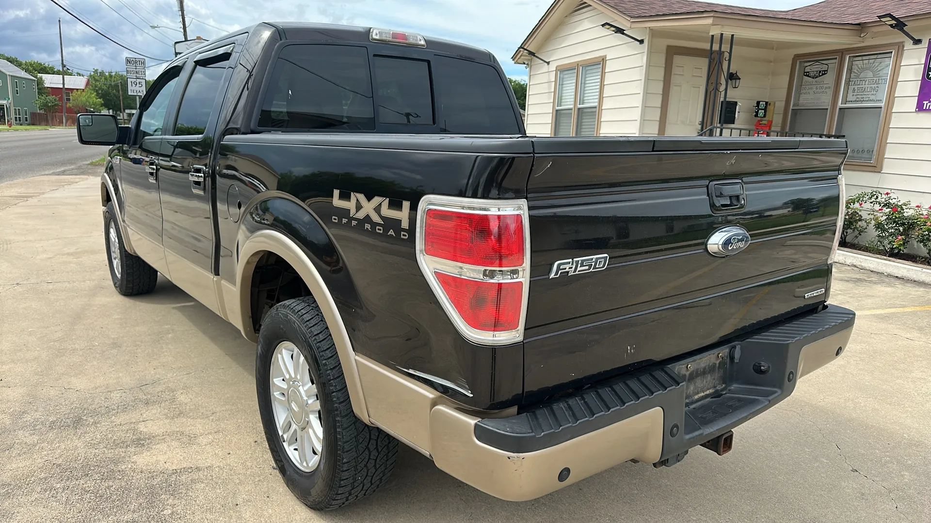 Used 2013 Ford F150 Lariat w/ Mid Equipment Group AWD/4WD image 3