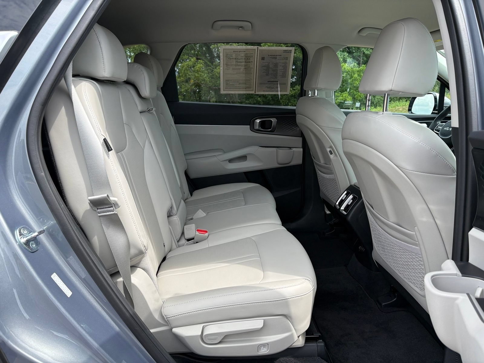 Used 2025 Kia Sorento S FWD image 28