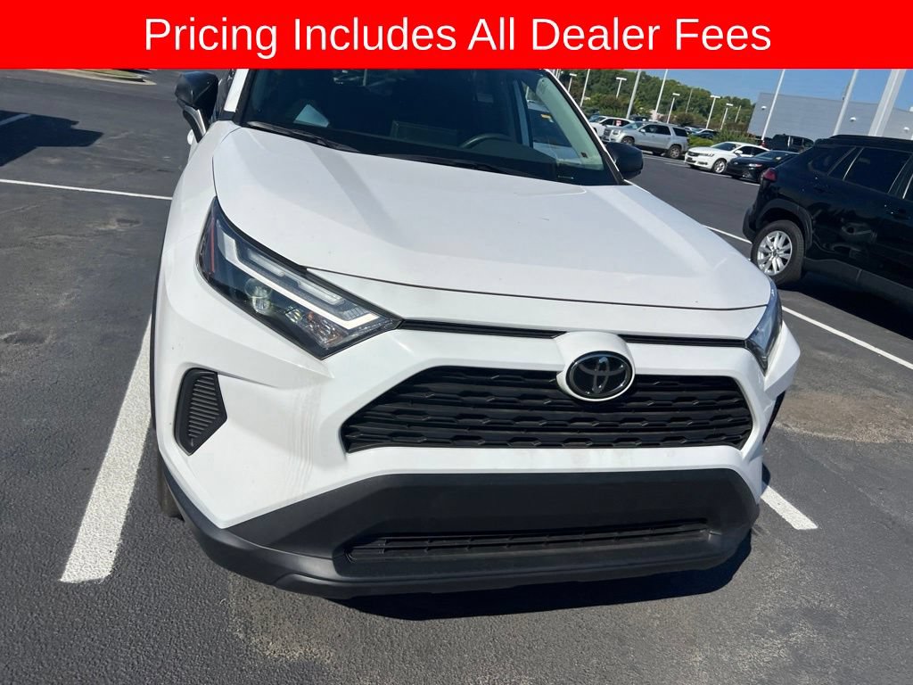 Used 2025 Toyota RAV4 LE AWD/4WD image 9