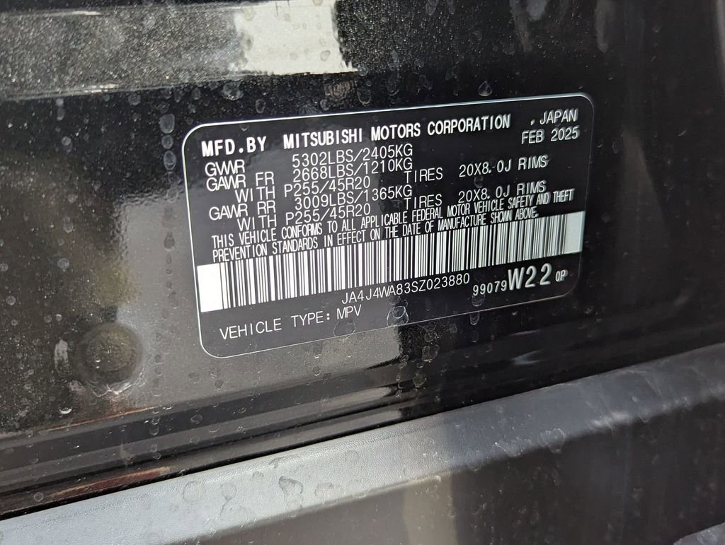 Used 2025 Mitsubishi Outlander AWD image 31