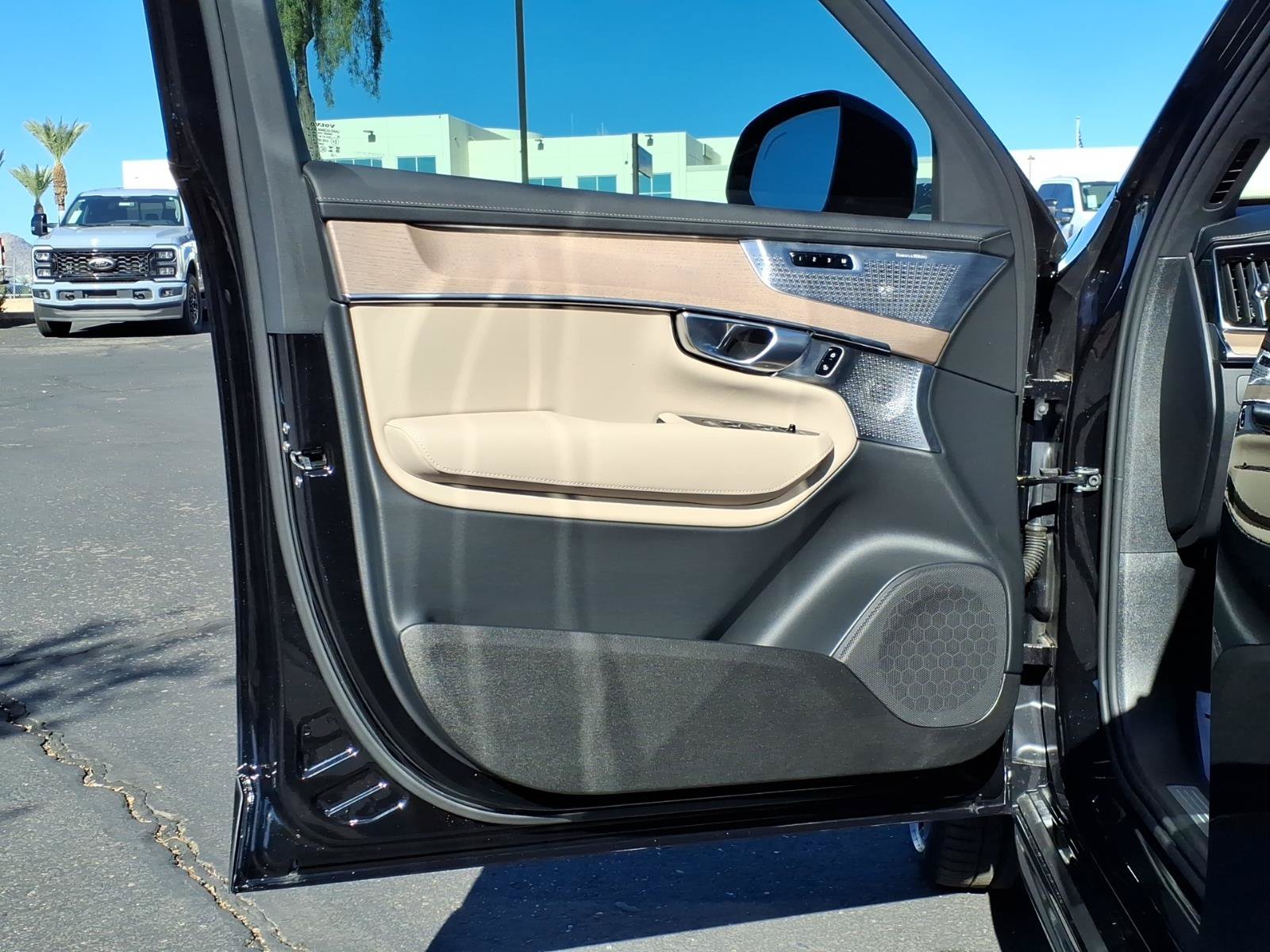 Used 2026 Volvo XC90 B6 Ultra w/ Lounge Package AWD/4WD image 22