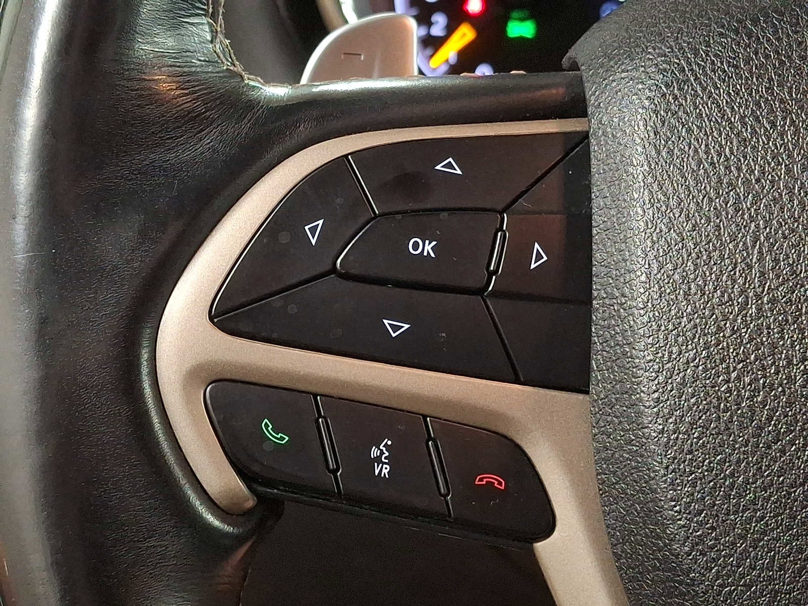 Used 2017 Jeep Grand Cherokee Overland image 19