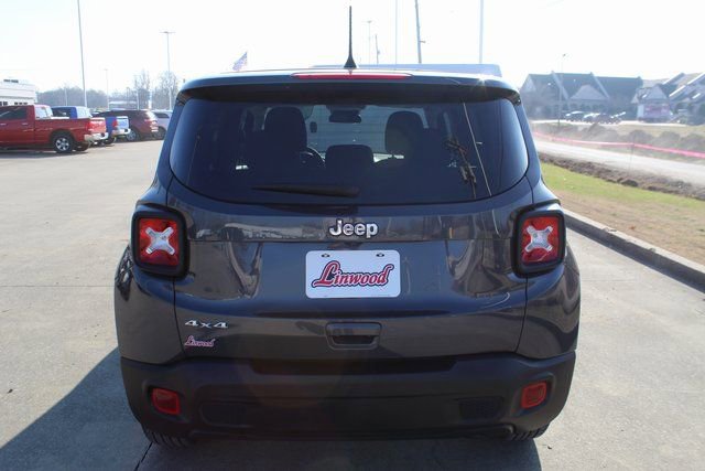 Used 2023 Jeep Renegade Latitude image 4