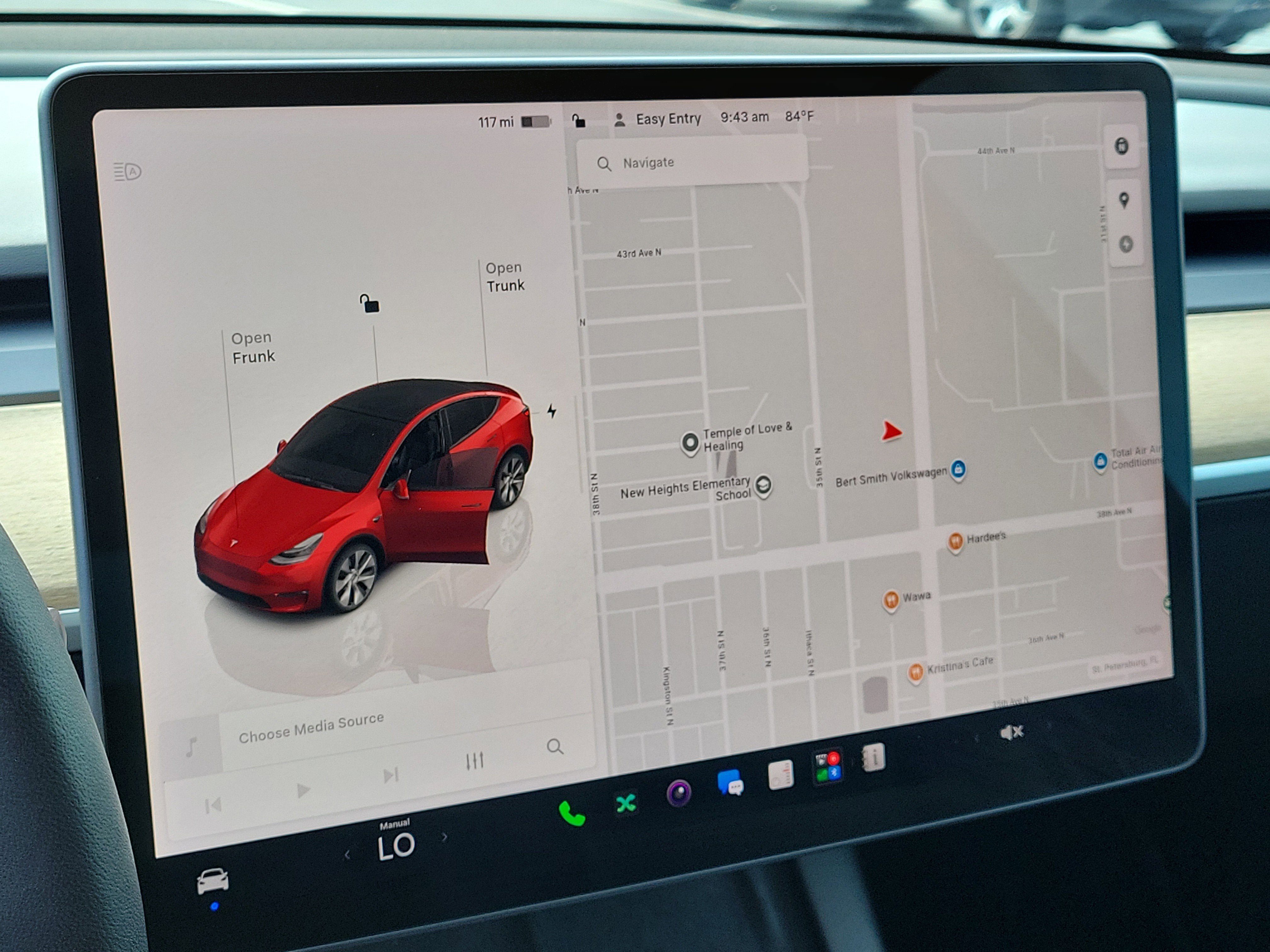 Used 2022 Tesla Model Y Long Range AWD/4WD image 22