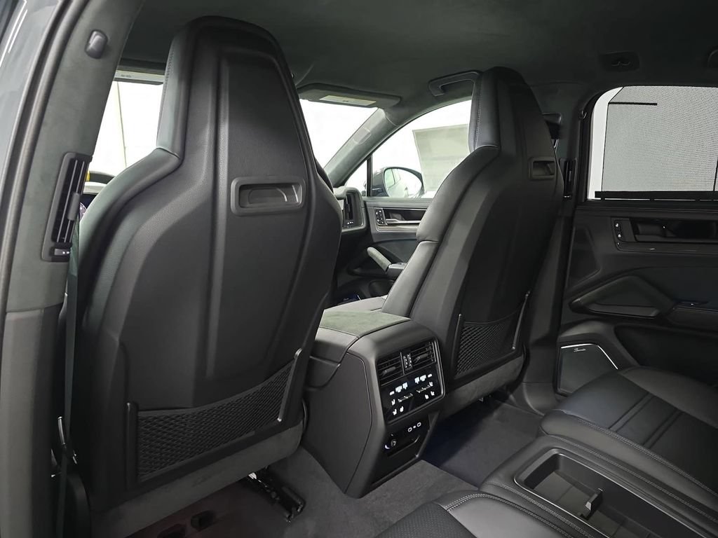 New 2026 Porsche Cayenne Turbo GT AWD/4WD image 27