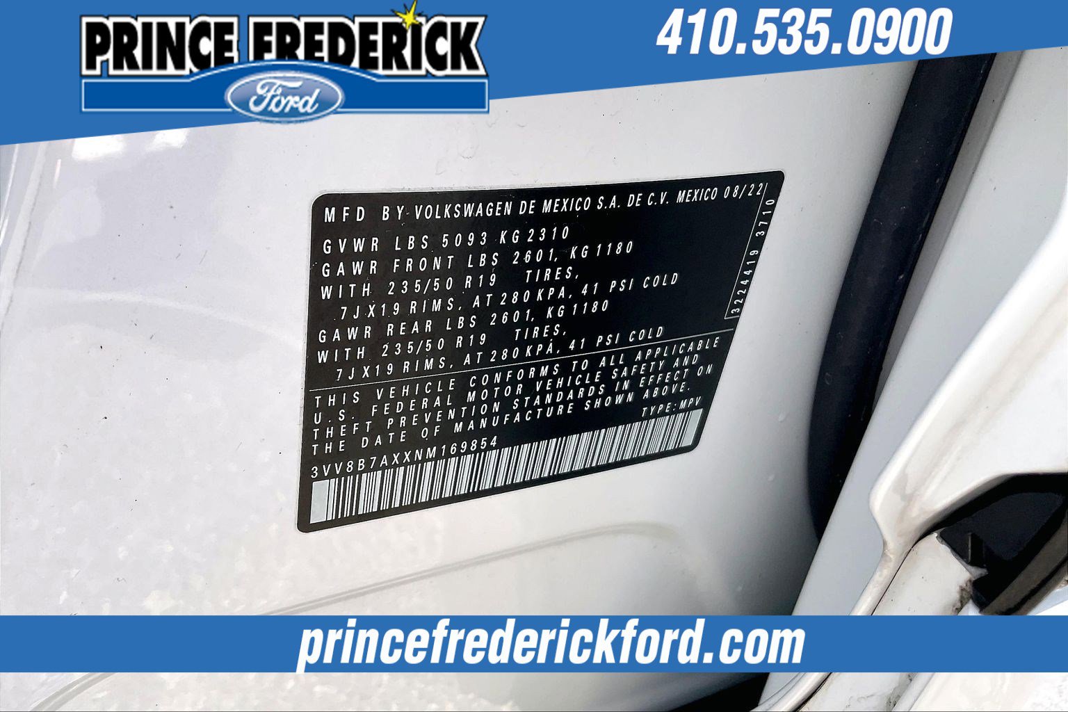 Used 2022 Volkswagen Tiguan SE R-Line image 32