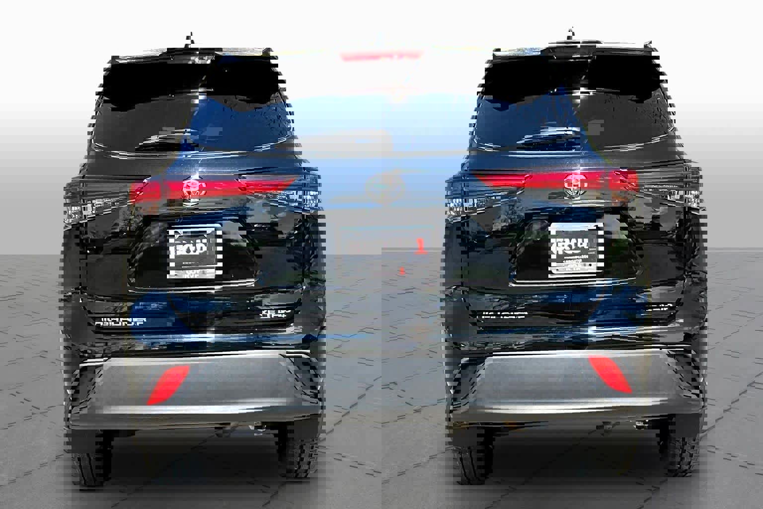 Used 2021 Toyota Highlander XLE image 5