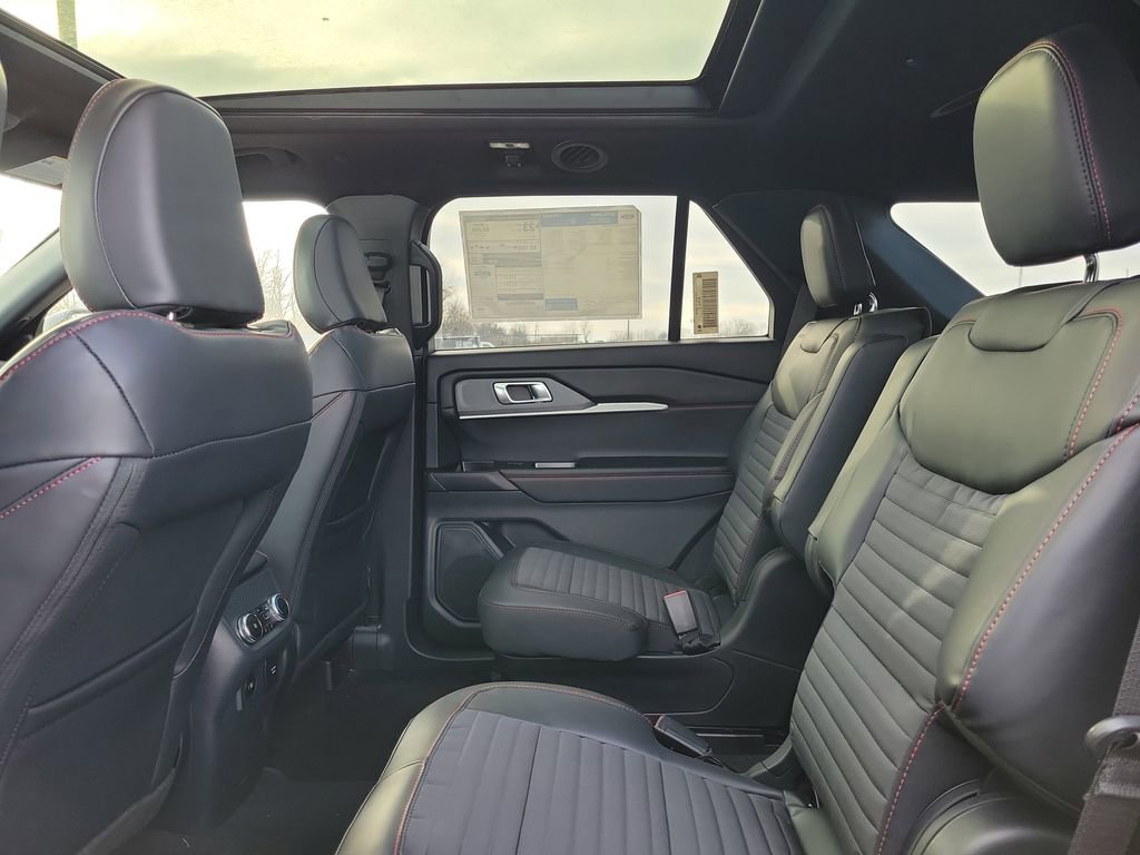 New 2026 Ford Explorer ST-Line w/ ST-Line Street Pack image 13