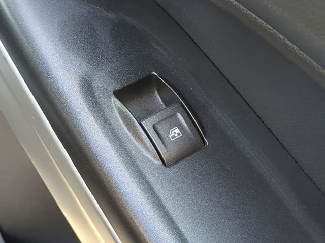 Used 2021 Chevrolet Colorado ZR2 w/ ZR2 Midnight Special Edition image 39