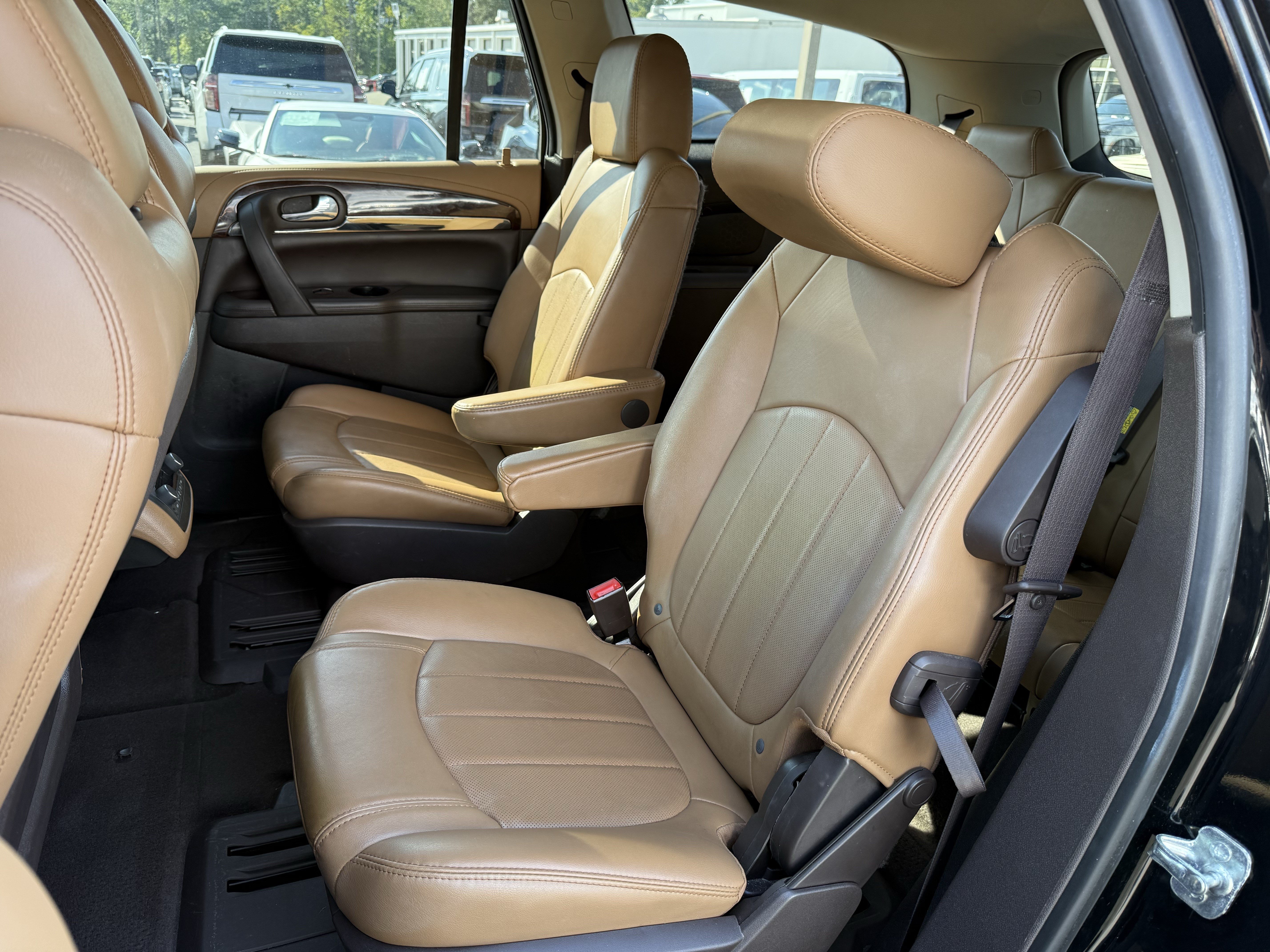 Used 2017 Buick Enclave Premium w/ Experience Buick Package FWD image 32