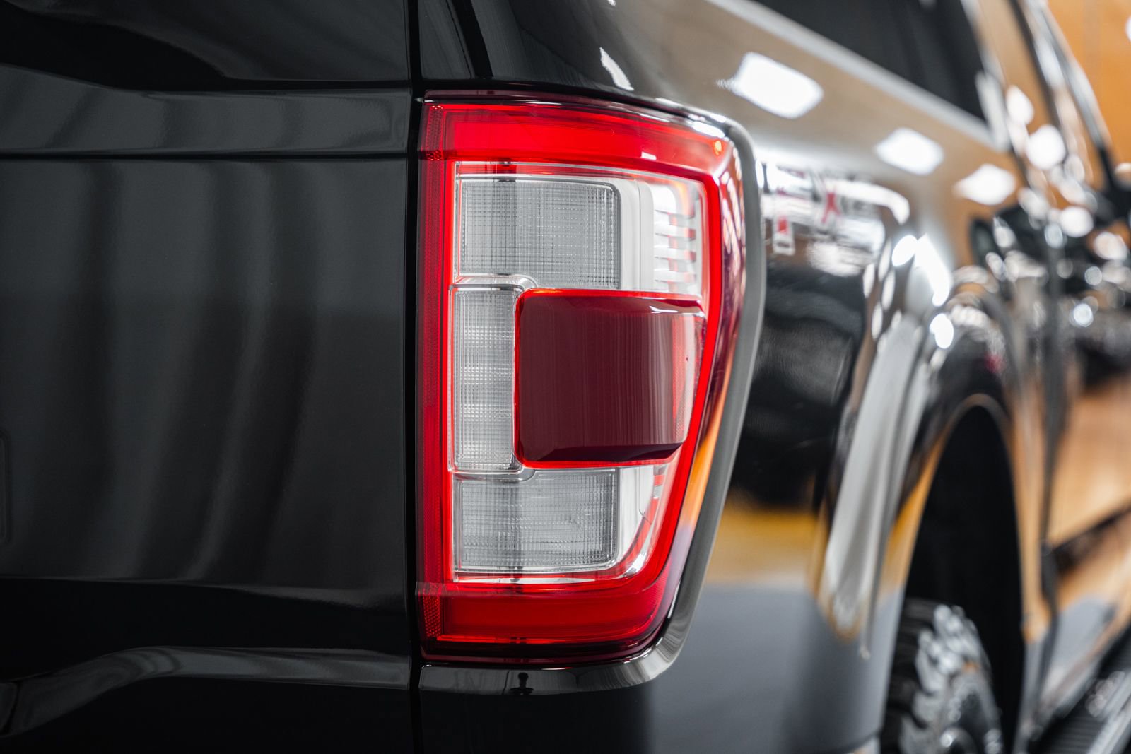 Used 2023 Ford F150 Lariat w/ Equipment Group 502A High image 7