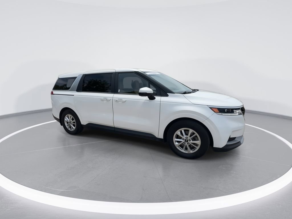 Used 2022 Kia Carnival LX FWD image 2