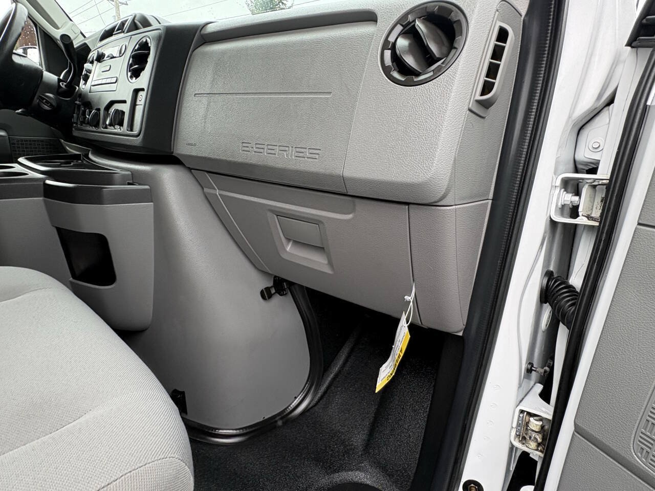 Used 2014 Ford E-350 and Econoline 350 XL w/ Power Windows & Locks Group RWD image 14