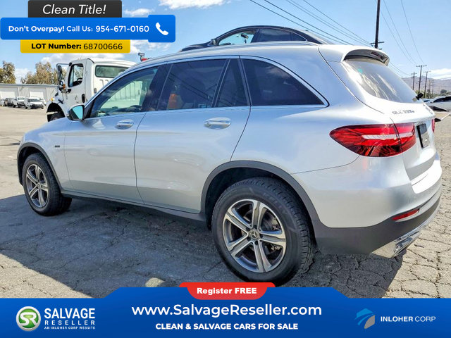 Used 2019 Mercedes-Benz GLC 350e 4MATIC image 3