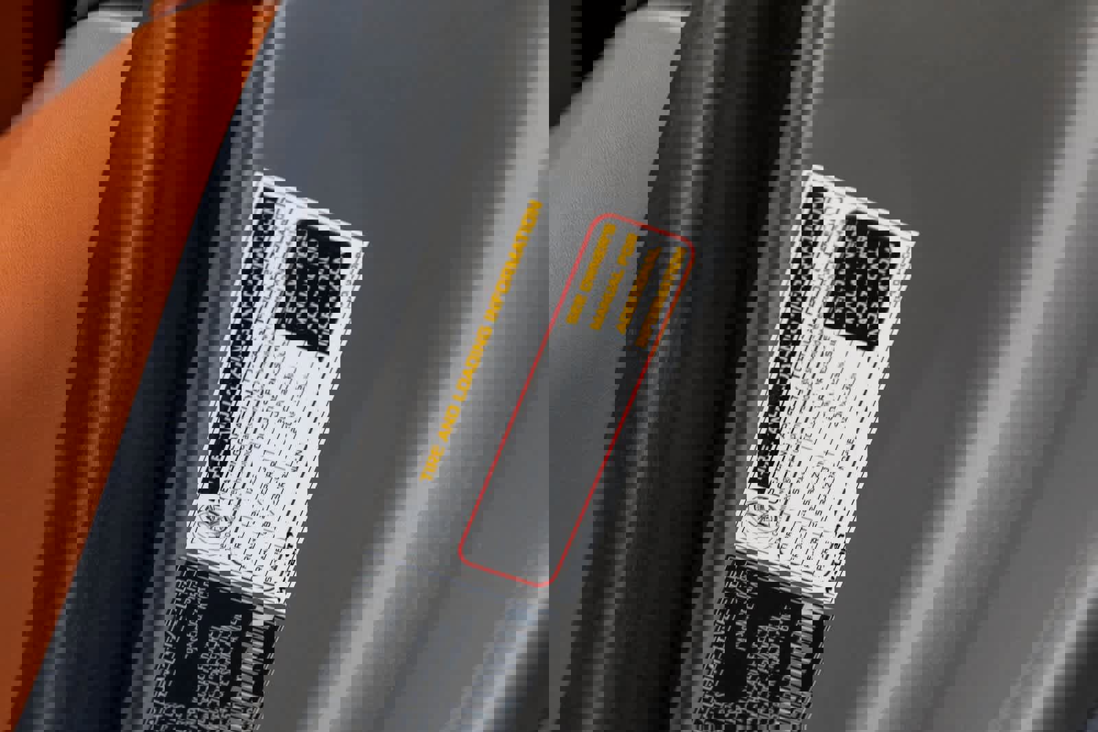 Used 2018 McLaren 570S Spider image 25